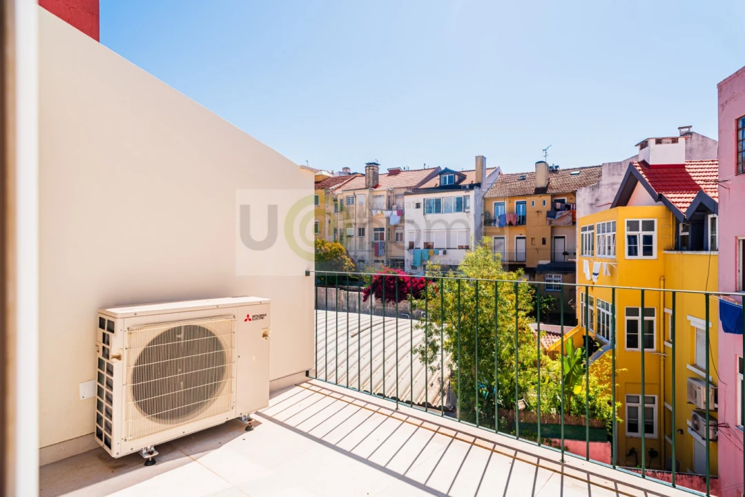 Apartamento T3 para Venda em Campolide Foto 2