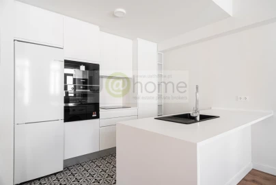 Apartamento T3 para Venda em Campolide