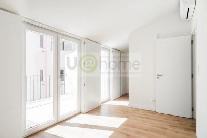 Apartamento T3 para Venda em Campolide