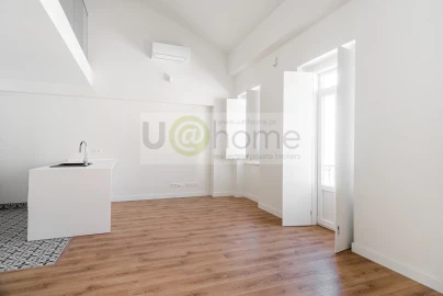 Apartamento T3 para Venda em Campolide