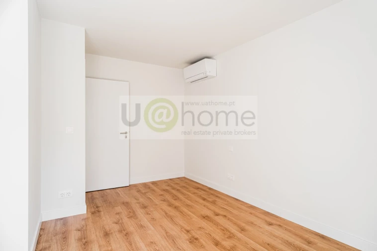 Apartamento T3 para Venda em Campolide Foto 13