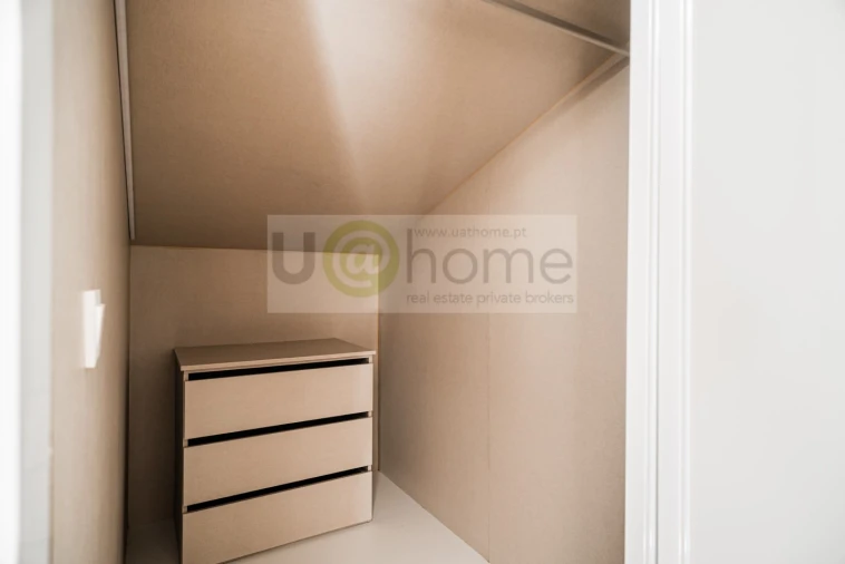 Apartamento T3 para Venda em Campolide Foto 23