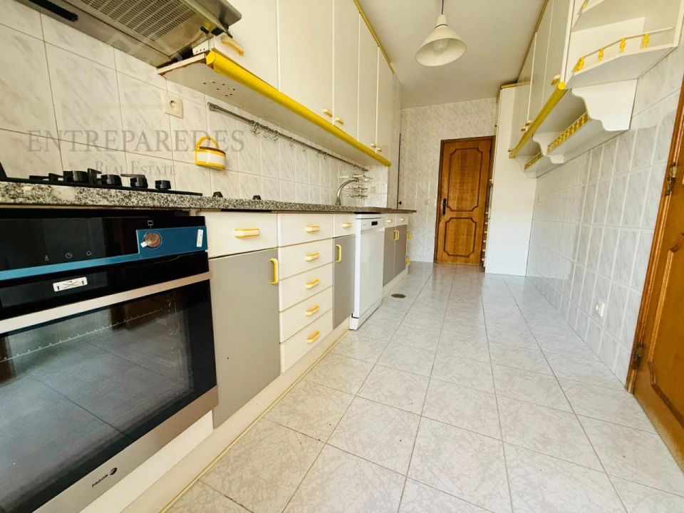 Apartamento T3 para Venda em Espinho Foto 19