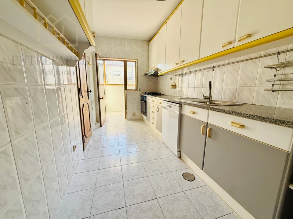 Apartamento T3 para Venda em Espinho Foto 21