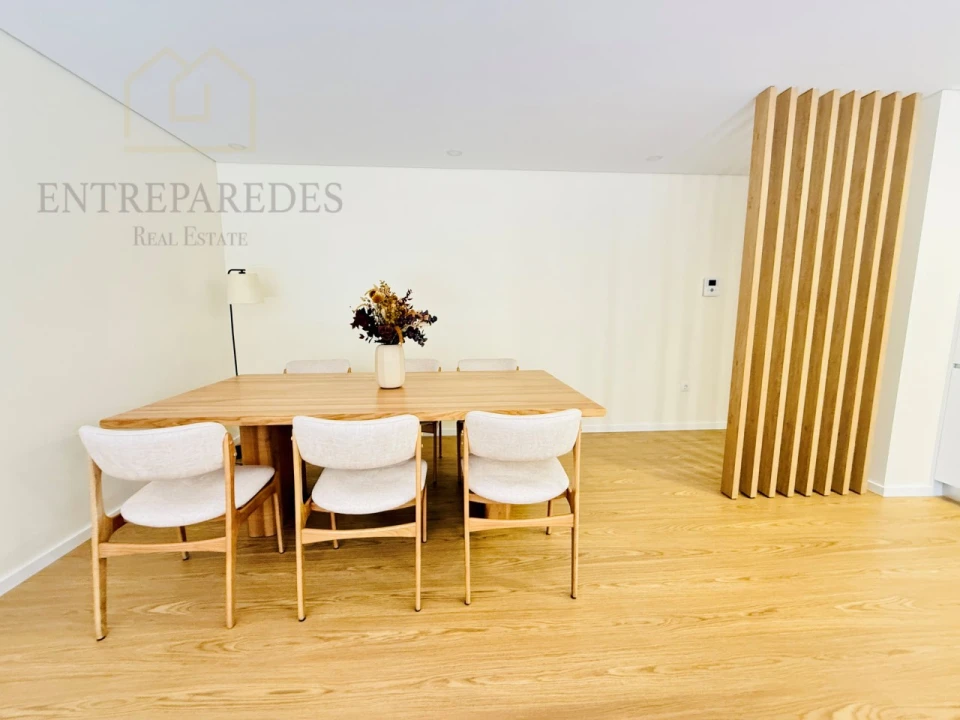 Apartamento T2 para Venda em Espinho Foto 3