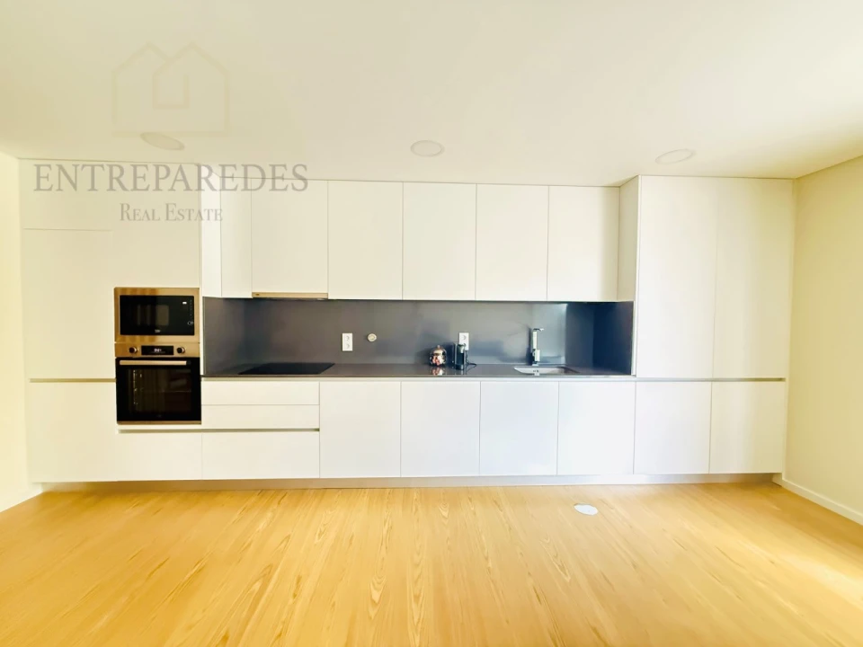 Apartamento T2 para Venda em Espinho Foto 5