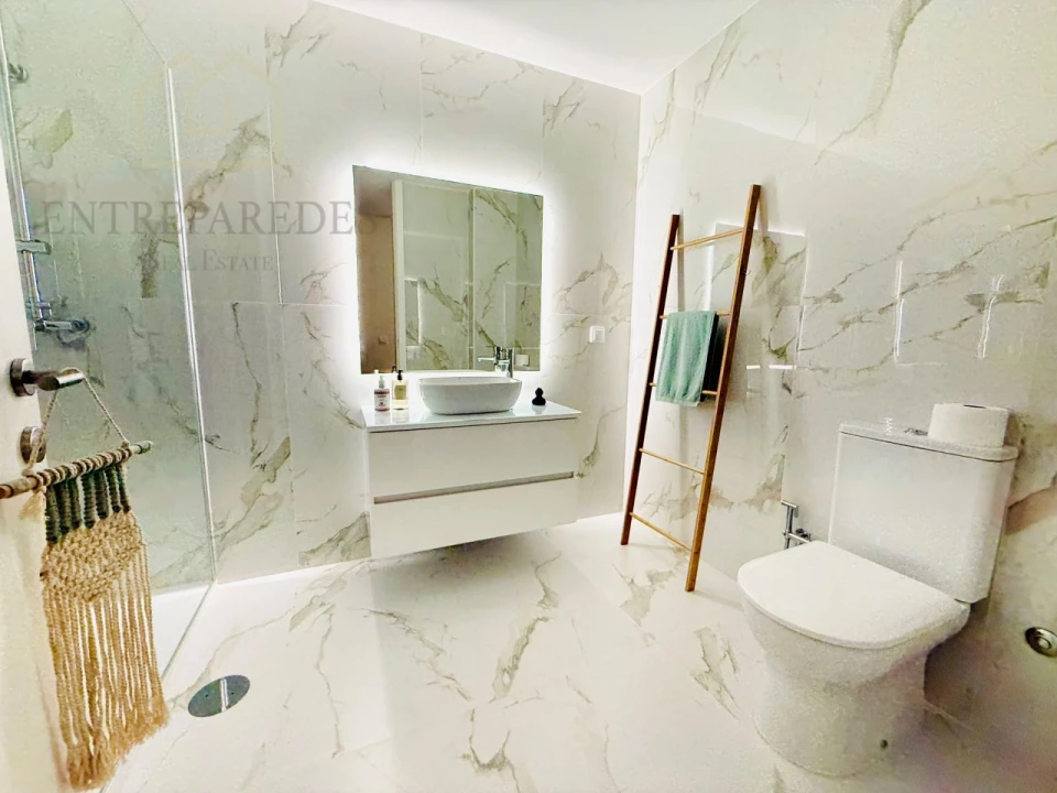 Apartamento T2 para Venda em Espinho Foto 8