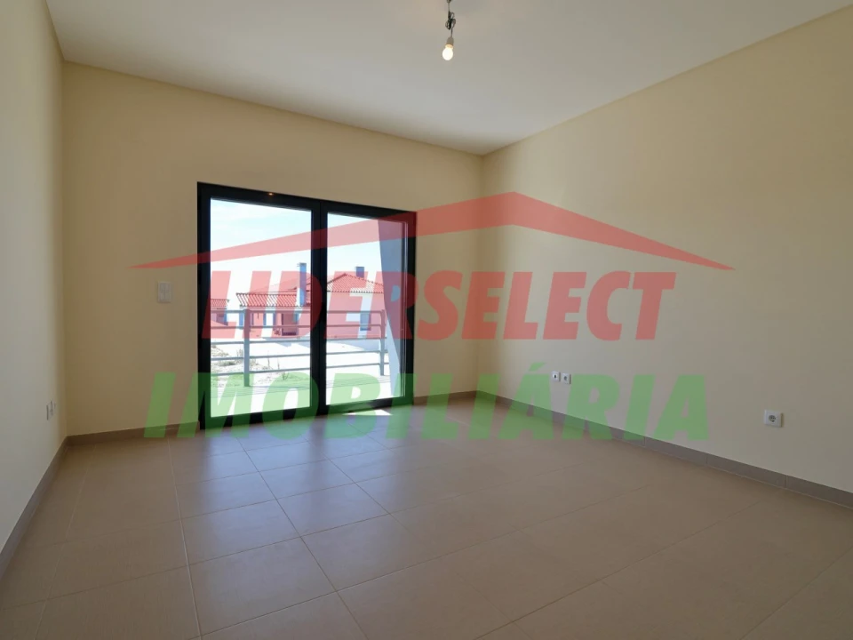 Moradia T4 para Venda em Silveira Foto 15
