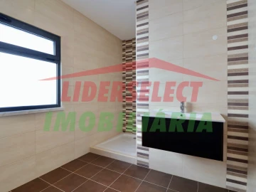 Moradia T4 para Venda em Silveira