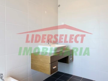 Moradia T4 para Venda em Silveira