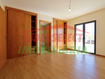 Moradia T4 para Venda em Silveira