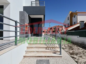 Moradia T4 para Venda em Silveira