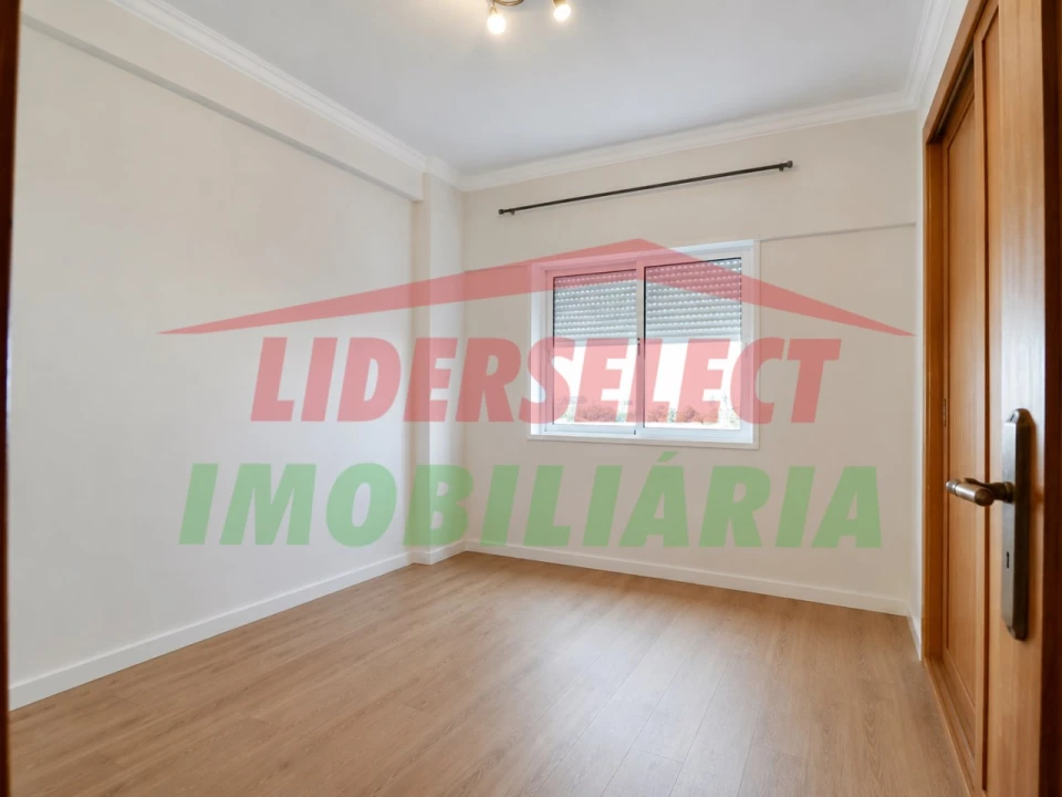 Apartamento T3 para Venda em A dos Cunhados e Maceira Foto 16