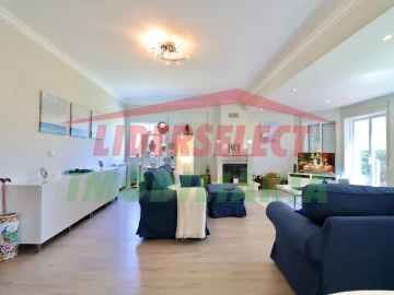 Apartamento T3 para Venda em A dos Cunhados e Maceira