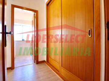 Apartamento T3 para Venda em A dos Cunhados e Maceira