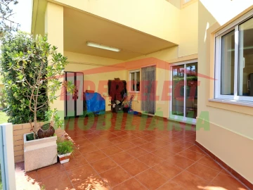 Apartamento T3 para Venda em A dos Cunhados e Maceira