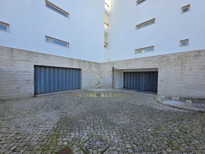 Garagem para Venda em Lagos (São Sebastião e Santa Maria) Foto 2