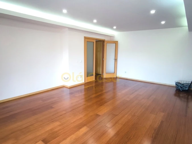 Apartamento T2 para Venda em Canidelo Foto 2