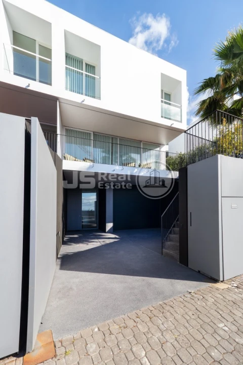 Moradia T3 para Venda em São Martinho