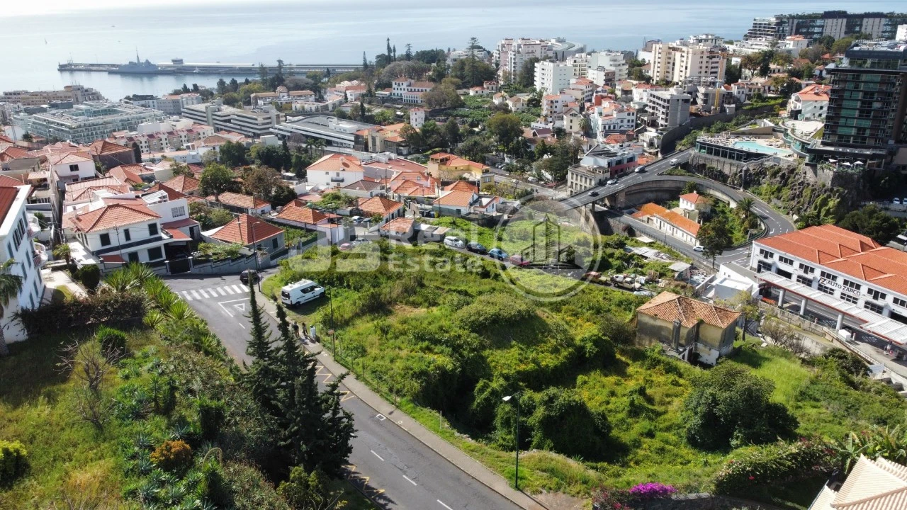 Terreno para Venda em Funchal (São Pedro) Foto 6