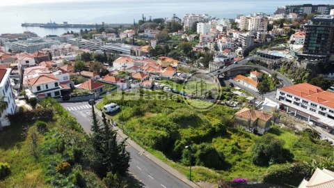 Terreno para Venda em Funchal (São Pedro)