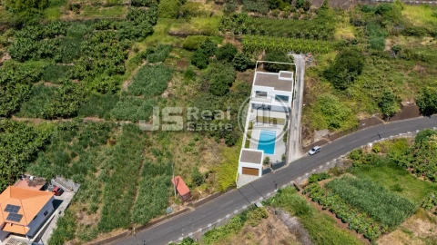 Terreno para Venda em Calheta