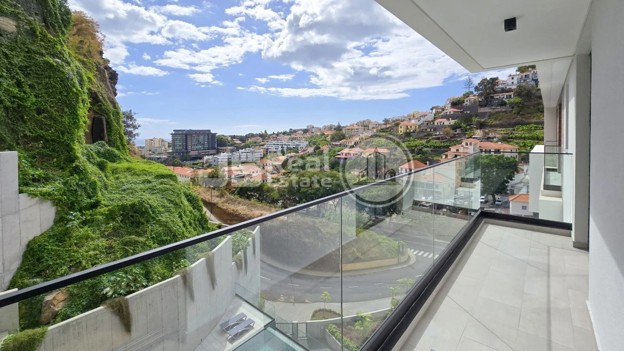 Apartamento T6 para Venda em Funchal (São Pedro) Foto 1