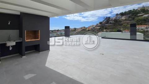 Apartamento T6 para Venda em Funchal (São Pedro)