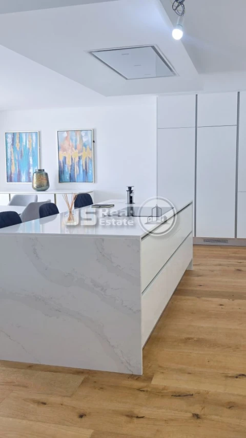 Apartamento T6 para Venda em Funchal (São Pedro)