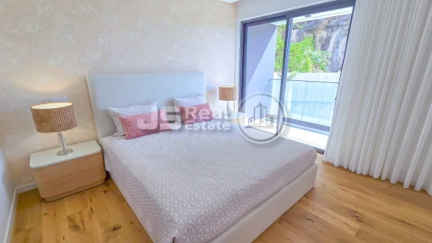 Apartamento T6 para Venda em Funchal (São Pedro)