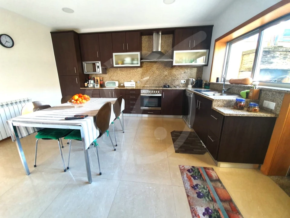 Moradia T4 para Venda em Touguinha e Touguinhó Foto 7