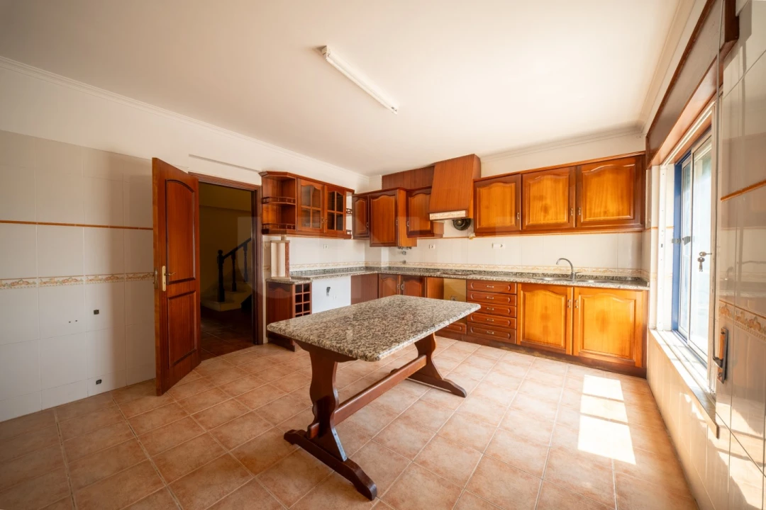 Apartamento T3 para Venda em Bombarral e Vale Covo Foto 8