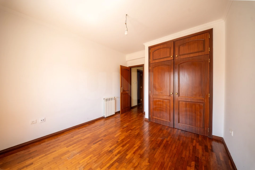 Apartamento T3 para Venda em Bombarral e Vale Covo Foto 14