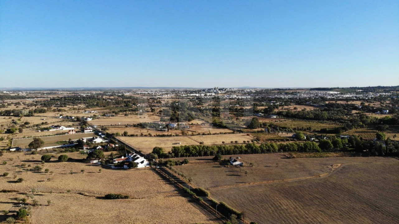 Moradia T3 para Venda em Canaviais Foto 21