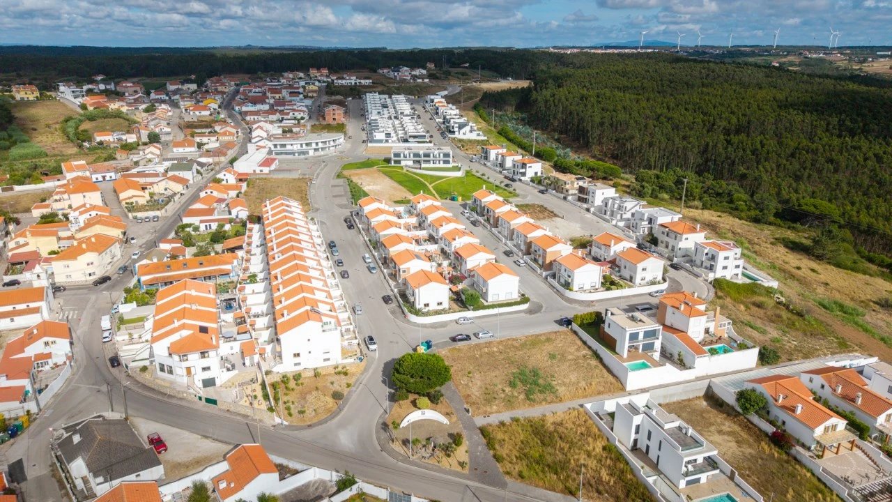 Moradia T3 para Venda em Atouguia da Baleia Foto 33