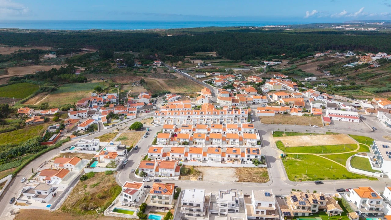 Moradia T3 para Venda em Atouguia da Baleia Foto 34