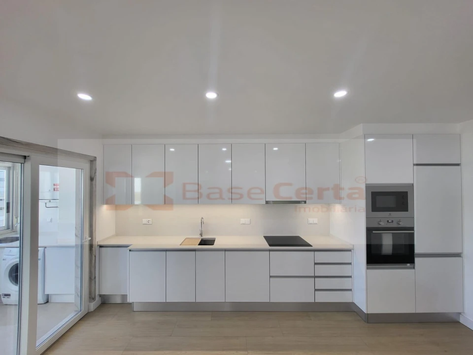 Apartamento T4 para Venda em Lumiar Foto 1