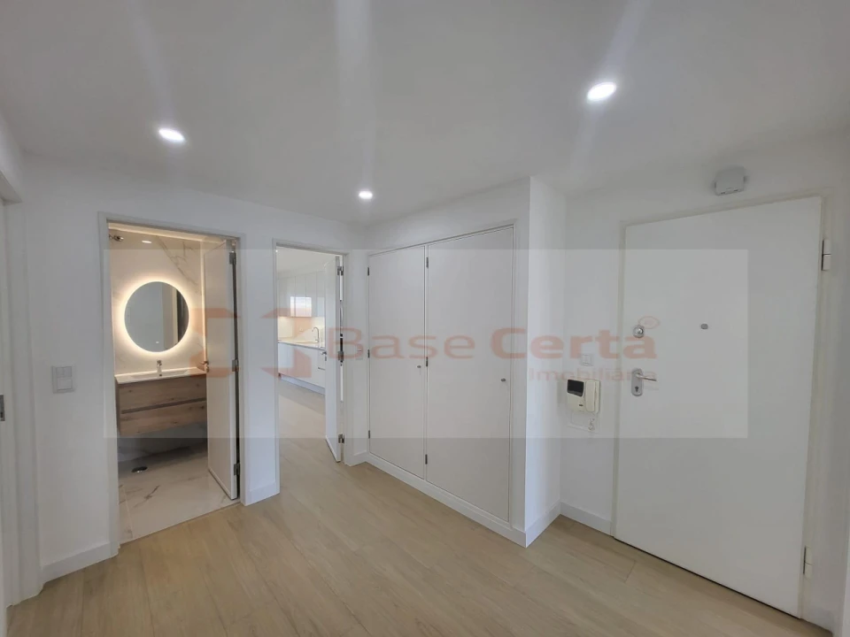 Apartamento T4 para Venda em Lumiar Foto 3