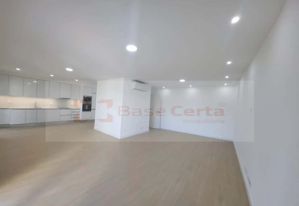 Apartamento T4 para Venda em Lumiar Foto 7
