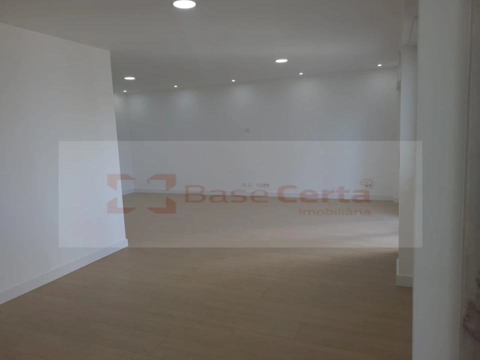 Apartamento T4 para Venda em Lumiar Foto 14