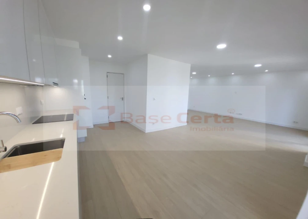 Apartamento T4 para Venda em Lumiar Foto 16