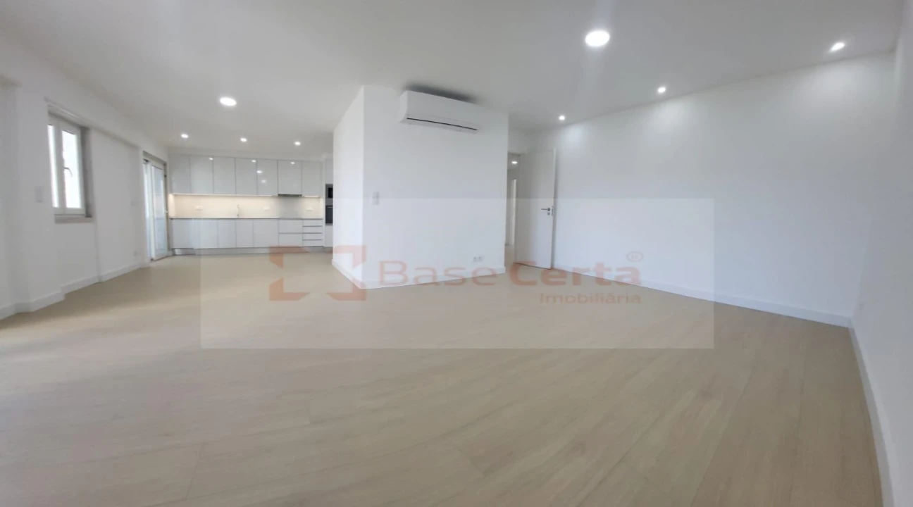 Apartamento T4 para Venda em Lumiar Foto 17