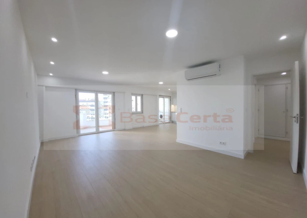 Apartamento T4 para Venda em Lumiar Foto 25
