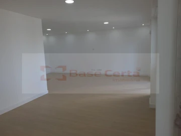 Apartamento T4 para Venda em Lumiar