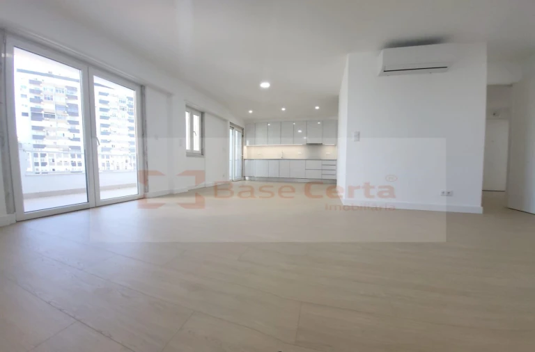 Apartamento T4 para Venda em Lumiar Foto 4