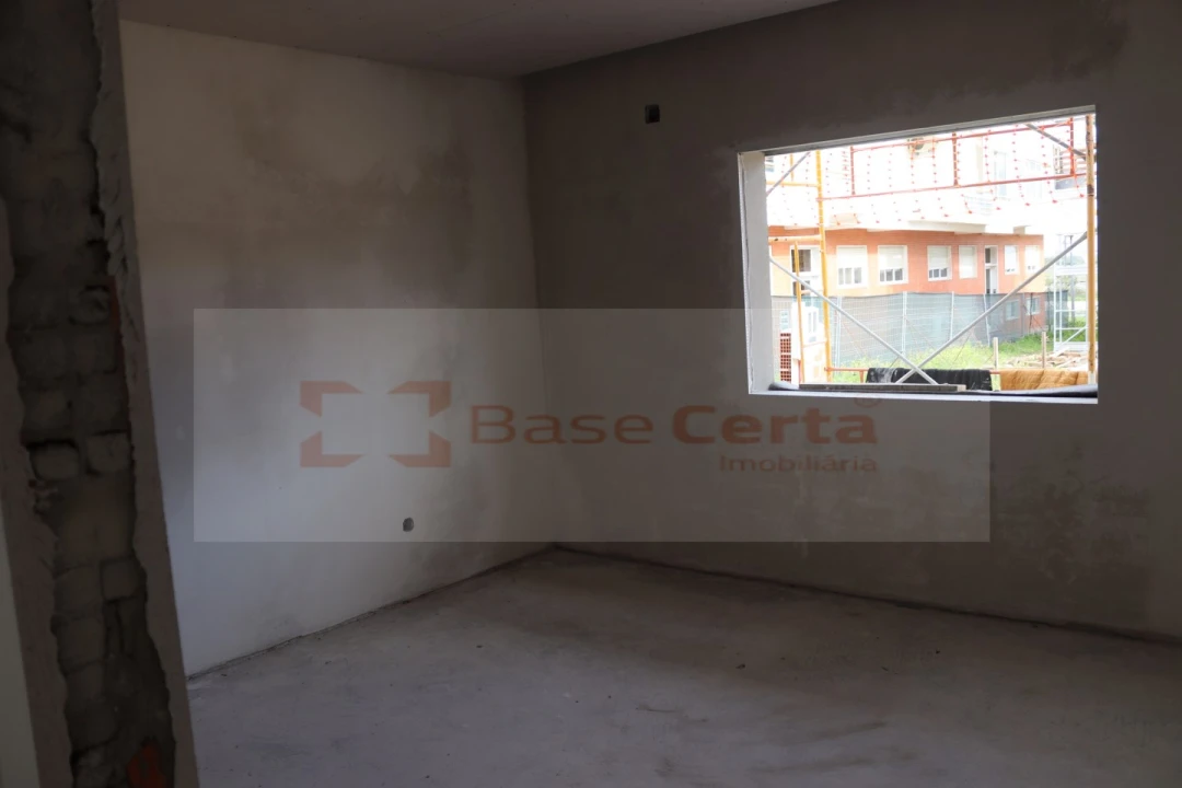 Apartamento T2 para Venda em Azambuja Foto 28