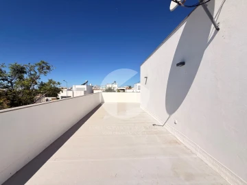 Moradia T4 para Venda em Quelfes