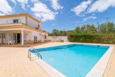Moradia T4 para Venda em Porches