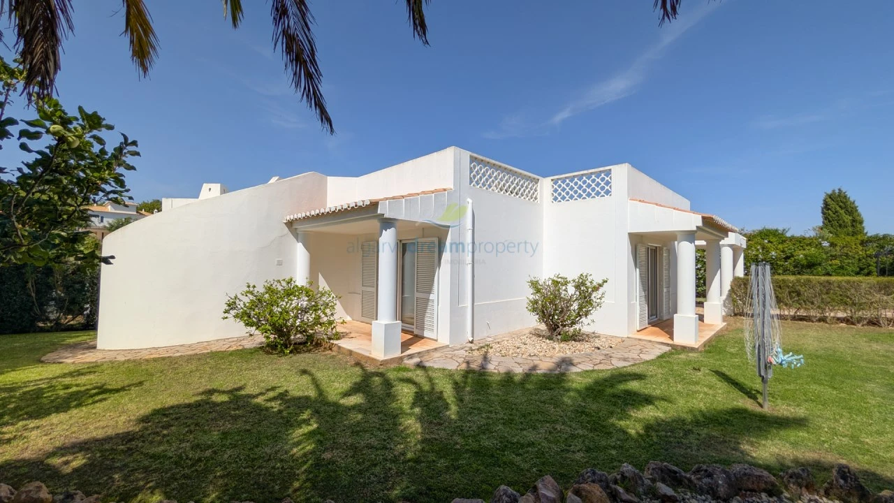 Moradia T3 para Venda em Albufeira e Olhos de Água Foto 2