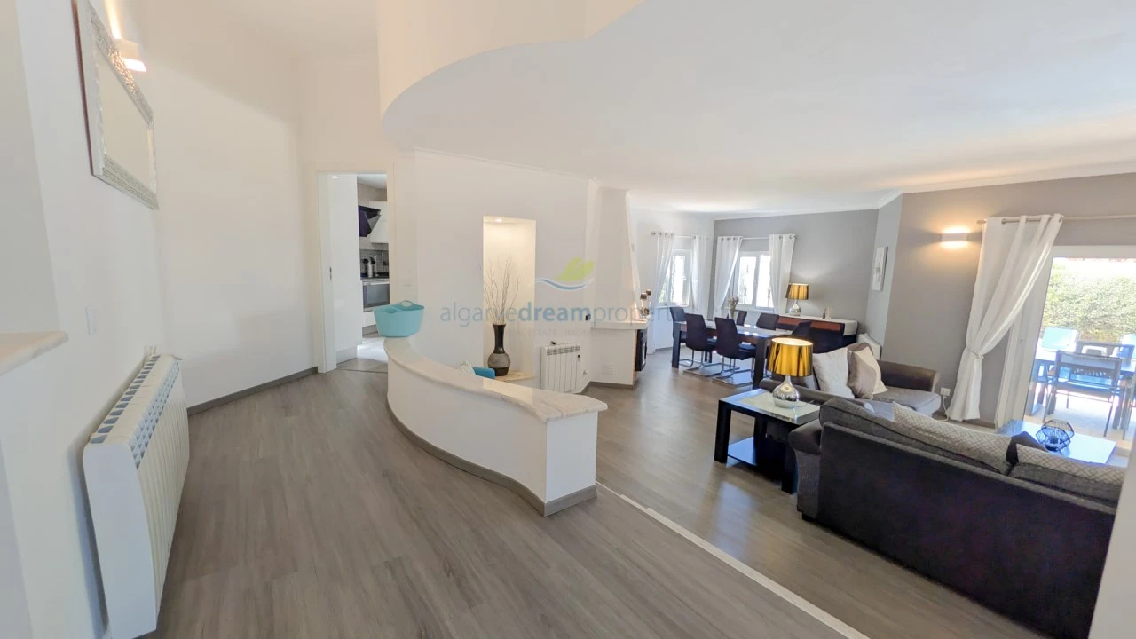Moradia T3 para Venda em Albufeira e Olhos de Água Foto 7